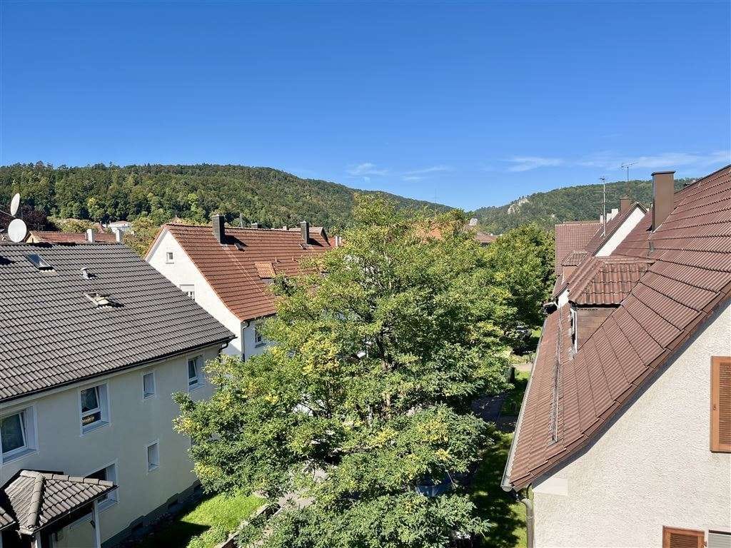 Immobilie in Blaubeuren - Lichtdurchflutete 3-Zimmer-Dachgeschosswohnung in ruhiger Lage von Blaubeuren - Bild 3