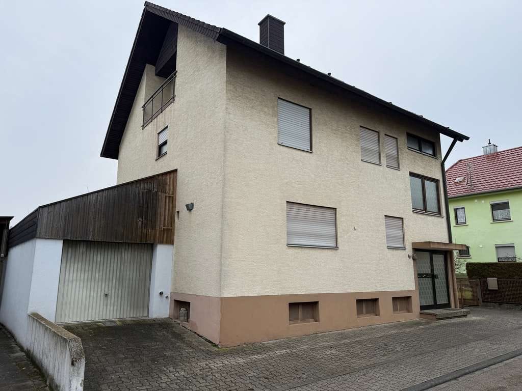 Immobilie in Eggenstein-Leopoldshafen - Einfamilienhaus mit Hinterhaus in Eggenstein - Bild 1