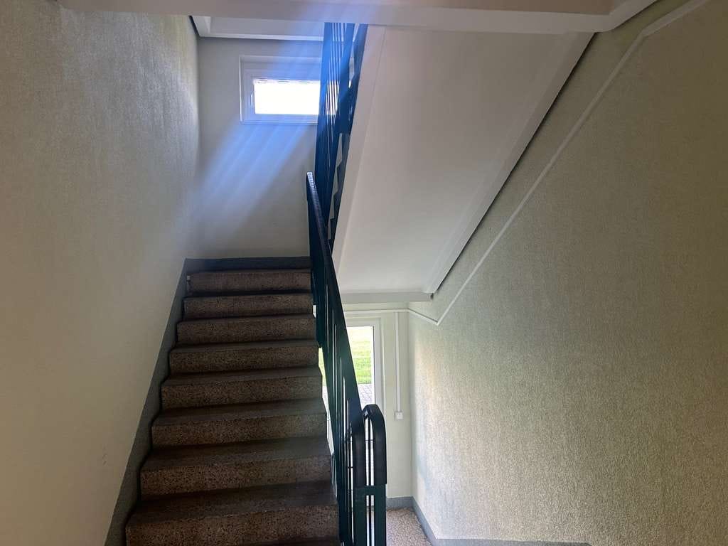 Immobilie in Teutschenthal - Solide Kapitalanlage: 2-Raumwohnung mit Renovierungsbedarf, Loggia und Weitblick! - Bild 4