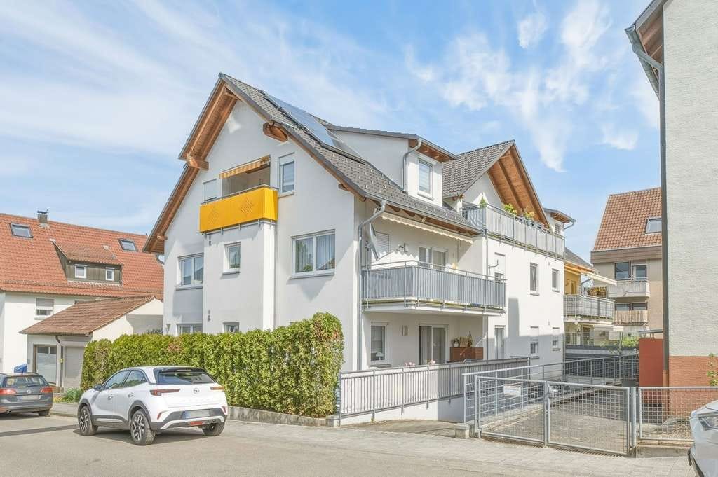 Immobilie in Deizisau - Tolle 4-Zimmer Wohnung mitten in Deizisau mit großem Garten als Sondernutzungsrecht - Bild 0