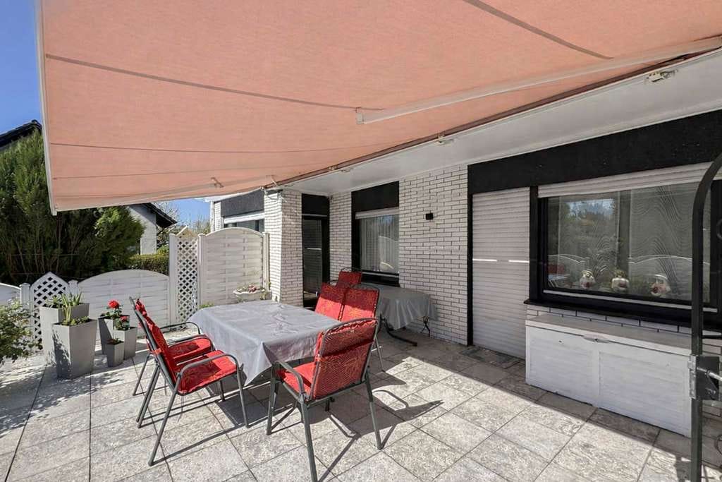 Immobilie in Ense - Zwei-Familien-Haus mit Herz in Ense-Bremen – Platz für Familiengeschichten - Bild 2