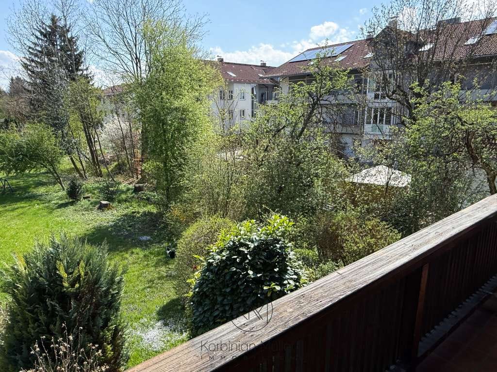Immobilie in Bad Tölz - Bezugsfreie 4-Zimmer-Wohnung mit Balkon und Gestaltungspotenzial in Bad Tölz - Bild 2