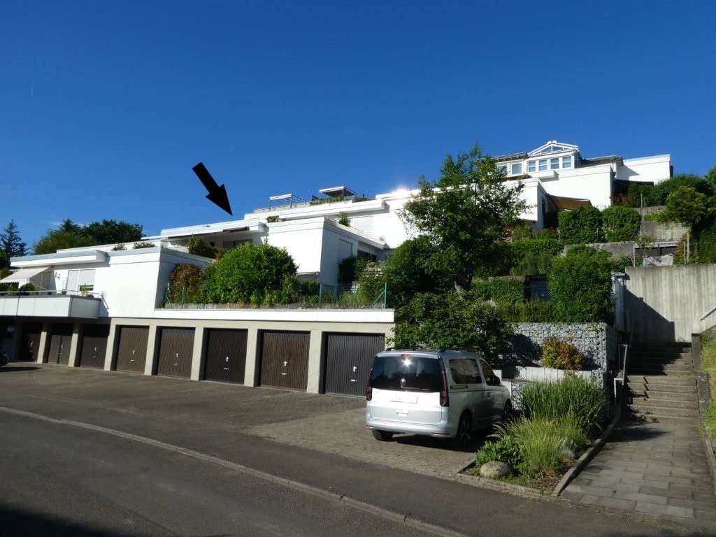Immobilie in Riederich - Wohnen mit Hauscharakter –
Außergewöhnliche Terrassenwohnung 
mit 2 Sonnenterrassen und Gartenante - Bild 0
