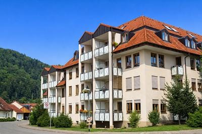Immobilie in Schopfheim - DAS BESONDERE: WOHNEN ÜBER 2 ETAGEN - Bild 0