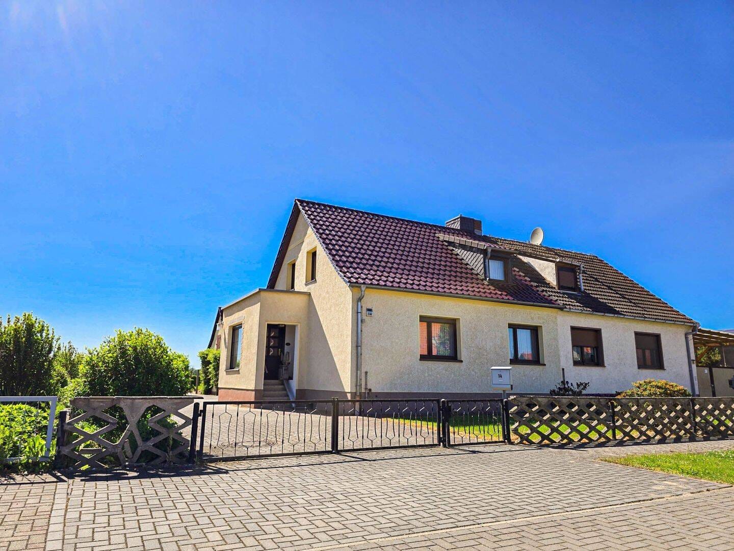 Immobilie in Oranienbaum-Wörlitz - Platz für die Familie: Doppelhaushälfte mit 1.109 m² Grundstück & freiem Blick - Bild 3