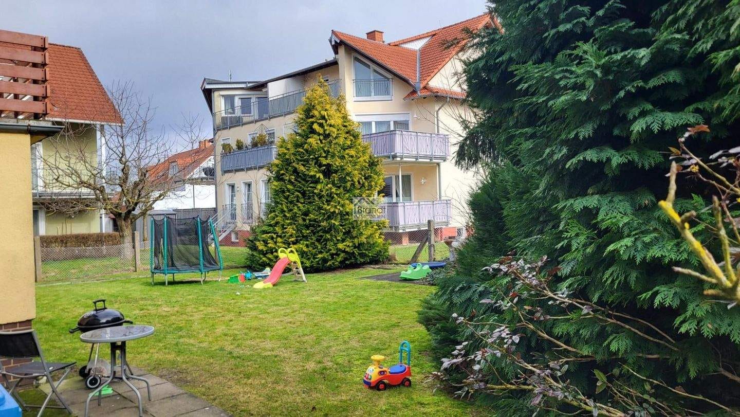Immobilie in Dransfeld - 4-Familienhaus in Dransfeld mit 5 Garagen - Bild 0