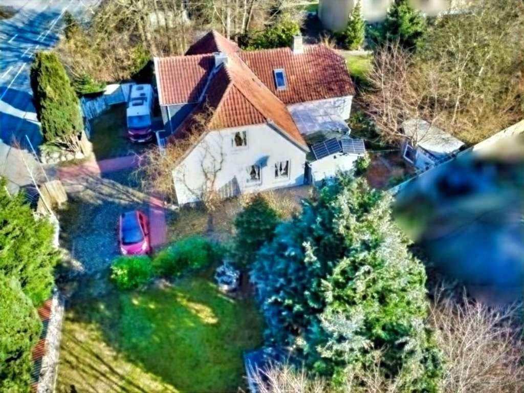 Immobilie in Schleswig - Gemütliches Einfamilienhaus - der Schmuckkasten für Ihre Familie in  Schleswig - modernisiert, gro - Bild 1