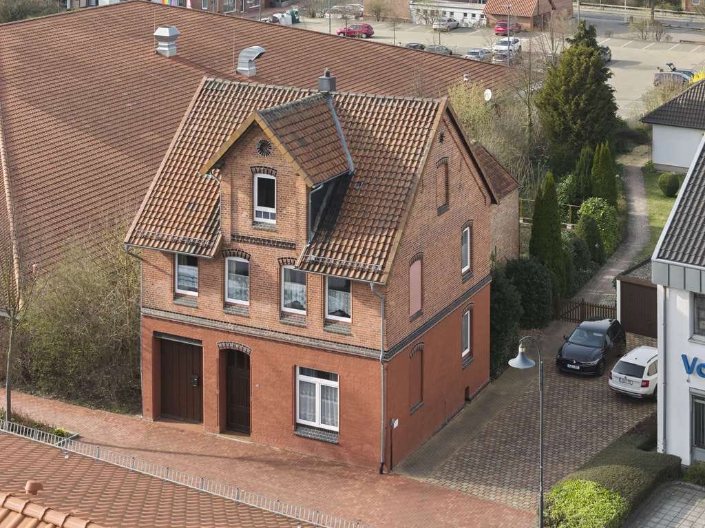 Immobilie in Algermissen - Großes freistehendes Einfamilienhaus zentral in Algermissen! - Bild 0