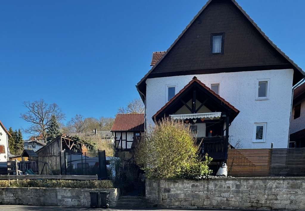 Immobilie in Edermünde - Ihr eigenes Wohnparadies!

Naturnahes Fachwerk-Ensemble mit 4 Wohneinheiten in Edermünde-Holzh. - Bild 2