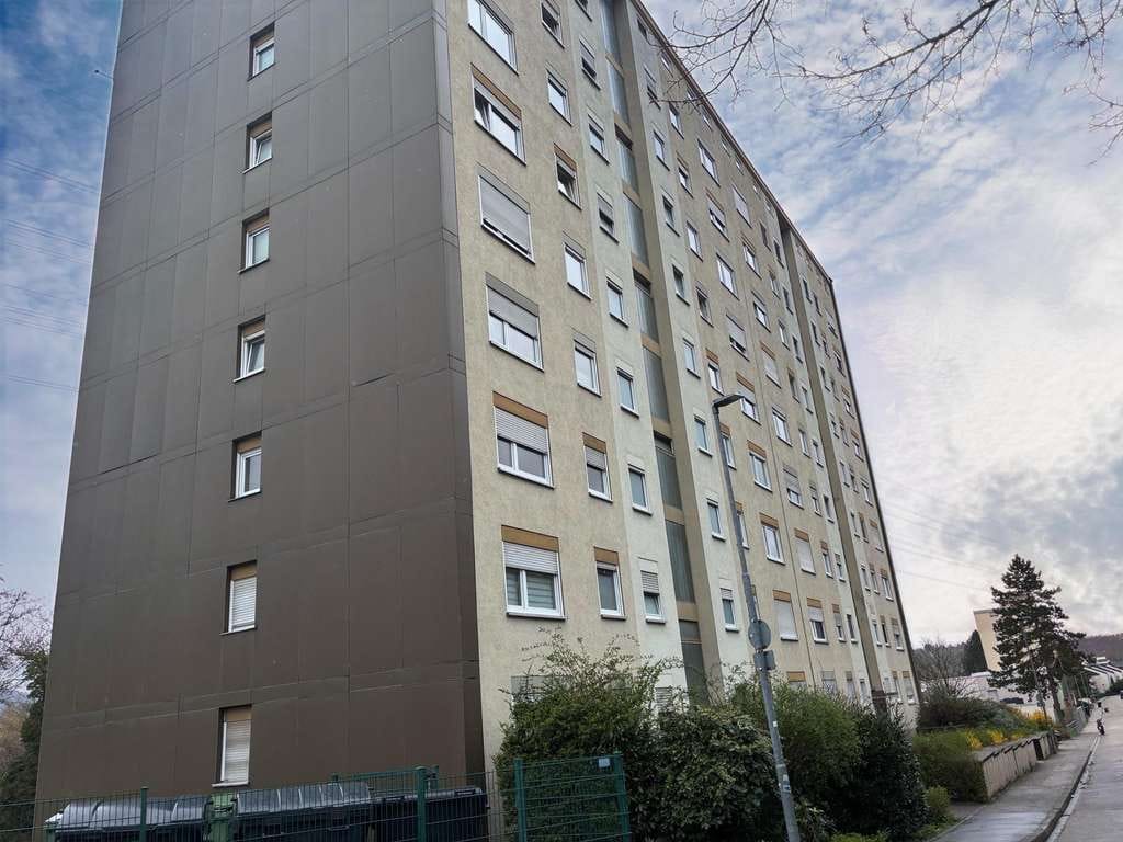 Immobilie in Gernsbach - Wohnen mit Aussicht: 4 Zi.-ETW mit Loggia, Garage & Aufzug - Kapitalanlage oder Zuhause für Familien - Bild 0