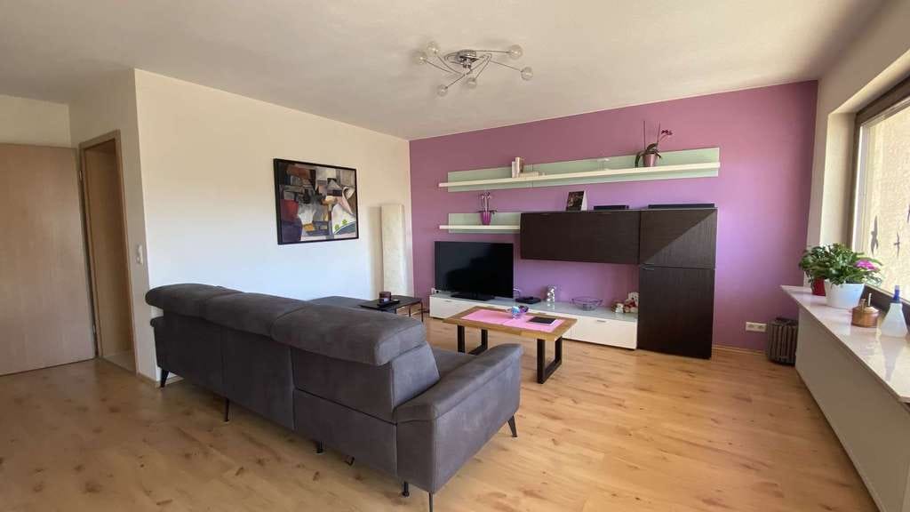 Immobilie in Löchgau - Charmantes Reihenmittelhaus in ruhiger Stadtrandlage von Löchgau ! - Bild 0