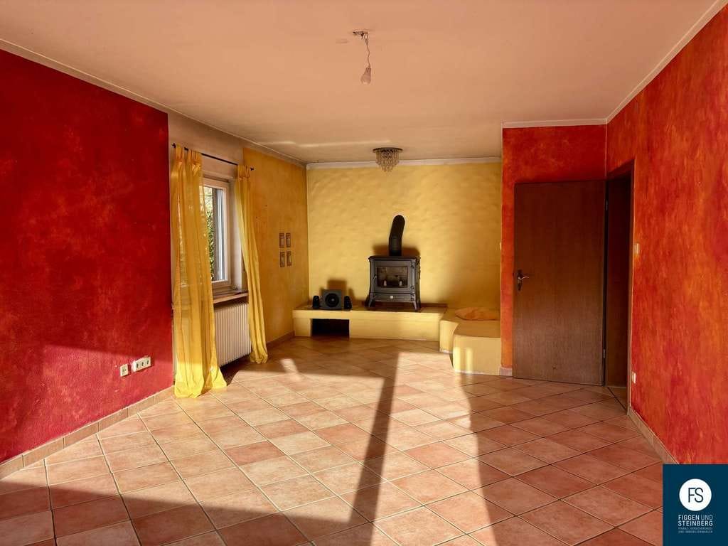 Immobilie in Ense - Natur trifft Zuhause: Charmantes Ein-/Zweifamilienhaus am Waldrand von Ense-Lüttringen - Bild 2