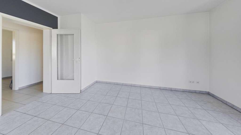 Immobilie in Karlstein am Main - Gepflegte 3-Zimmer-Wohnung mit Balkon, TG- & Außenstellplatz in Karlstein zu verkaufen - Bild 2