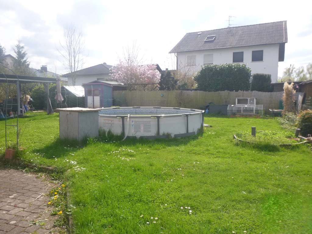 Immobilie in Hasselroth - Gartenliebhaber aufgepasst! Großzügiges Zweifamilienhaus in bevorzugter Wohnlage! - Bild 1