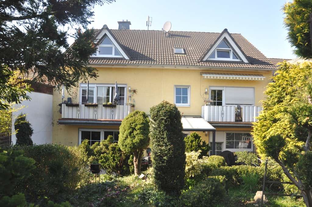 Immobilie in Erftstadt - Erftstadt: Hübsches, attraktives MFH mit interessanten Optionen - Wohnen/Vermieten oder Kapitalanlag - Bild 0