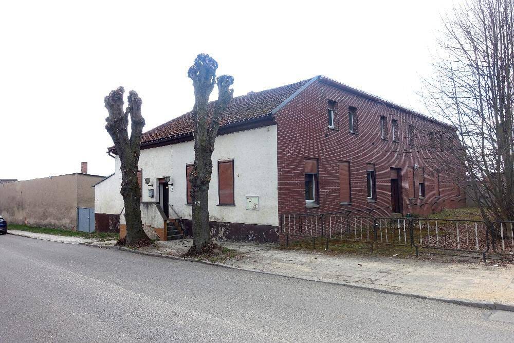 Immobilie in Plessa - Großzügiges Wohnhaus mit Gewerbeeinheit und weitläufigen Grundstück - Bild 0