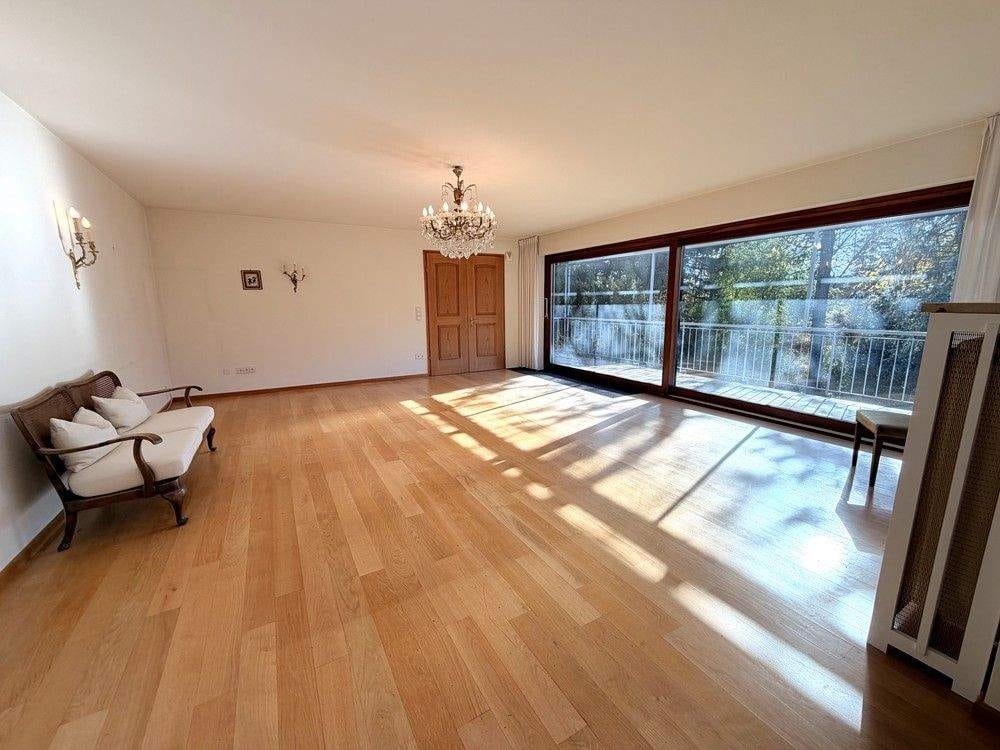 Immobilie in Treuchtlingen - DAS INVEST - Mehrfamilienhaus mit zwei Garagen, Carport und Garten - Bild 1
