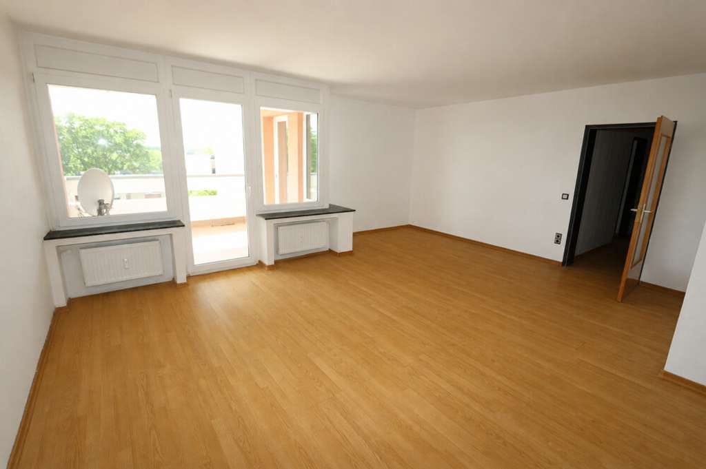 Immobilie in Kaarst - + Kaarst + 4-Zimmer-Wohnung +  ca. 105 m² Wohnfläche + Balkon + inkl. TG-Stellplatz + - Bild 1