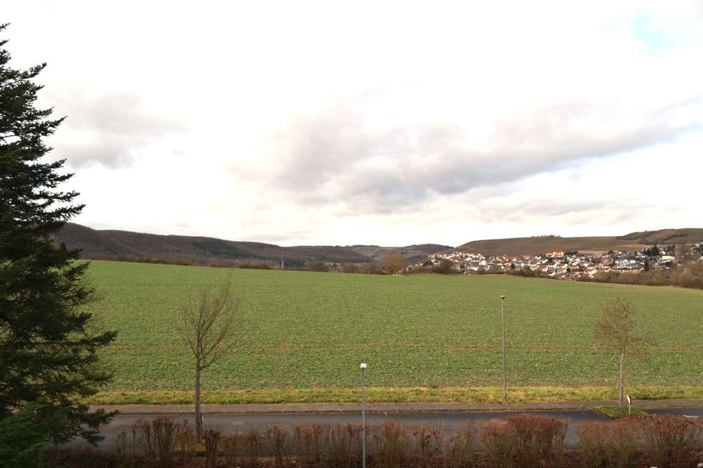 Immobilie in Bad Kreuznach - Ruhige 2-ZKB-Eigentumswohnung mit Balkon & Garage, neues Dach bereits bezahlt - Bild 0