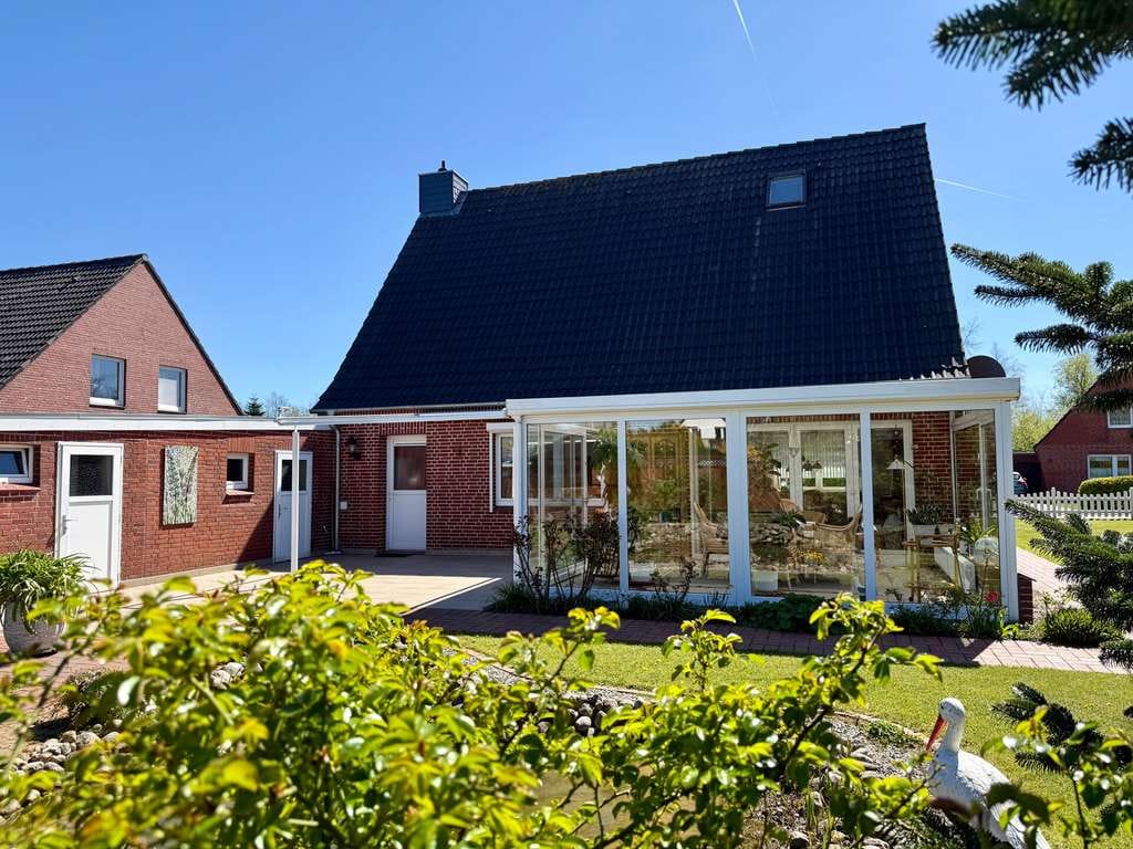 Immobilie in Friedrichstadt - Ein Zuhause zum Ankommen – ruhig gelegen mit Gartenidylle und Wintergarten - Bild 3