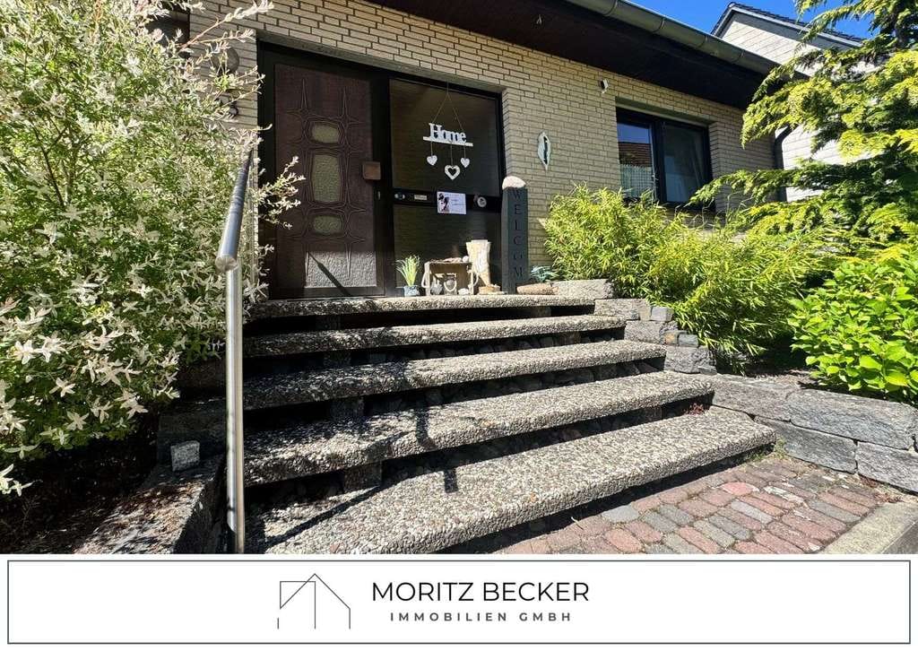 Immobilie in Elze - Wülfingen: Gepflegter Bungalow mit schönem Garten und 2 Garagen! - Bild 2