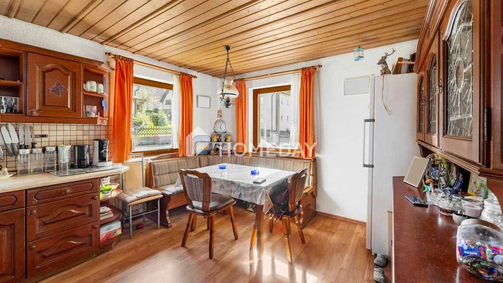Immobilie in Mainburg - Charmantes 3-Parteienhaus in ruhiger Hanglage – teils vermietet, mit Garten & Terrasse - Bild 3