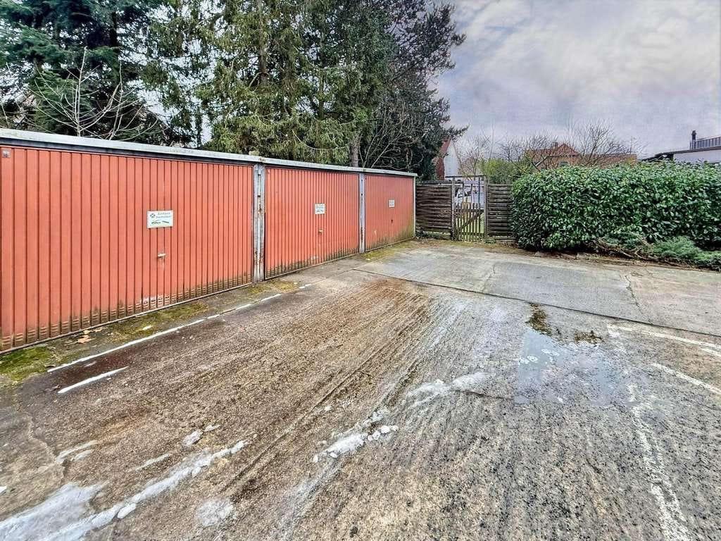 Immobilie in Seelze - Gepflegtes Wohn- und Geschäftshaus mit 7 Einheiten und 4 Garagen direkt im Zentrum von Seelze - Bild 4