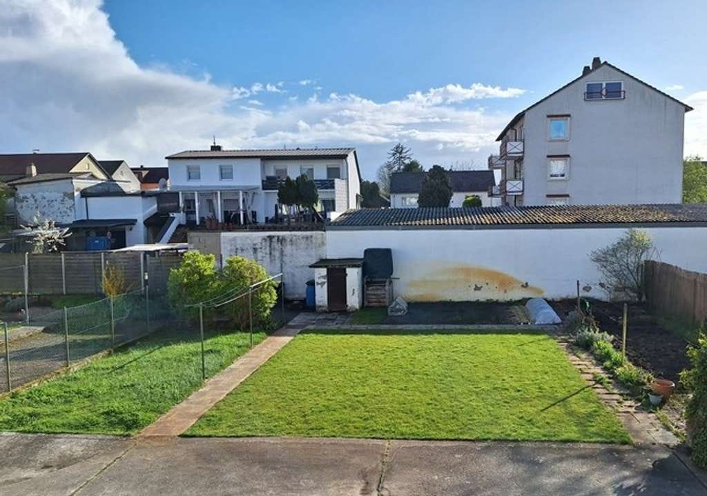 Immobilie in Philippsburg - 2-Fam.-Haus mit zusätzlich ausgebautem Dachgeschoss in sehr schöner Wohnlage von Philippsburg - Bild 2