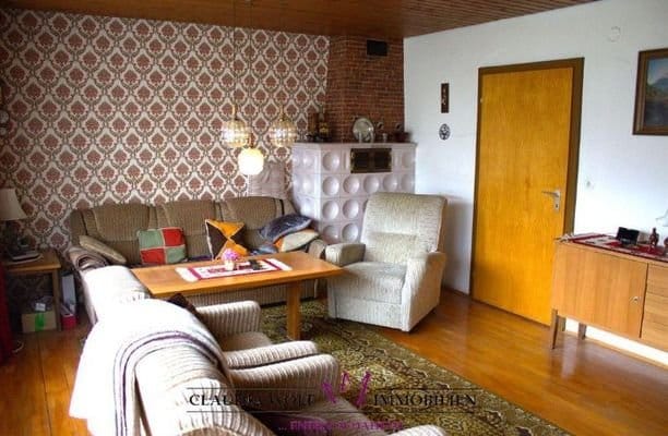 Immobilie in Dombühl - *** ÄLTERES HAUS SUCHT NEUE LIEBHABER – Gemütliches Einfamilienhaus mit Balkon und Garten in Dombühl *** - Bild 0