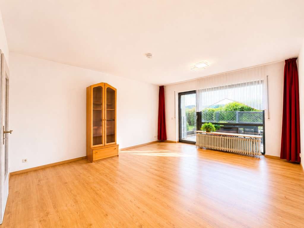 Immobilie in Bad Emstal - Gepflegte 3-ZKB mit eigener Terrasse, Einbauküche und Stellplatz in Bad Emstal - Bild 2