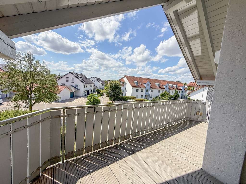 Immobilie in Altötting - Lichtdurchflutete 5-Zi-Wohnung m. 2 Bäder, Balkon u. EBK – Viel Potential zur Selbstgestaltung - Bild 0