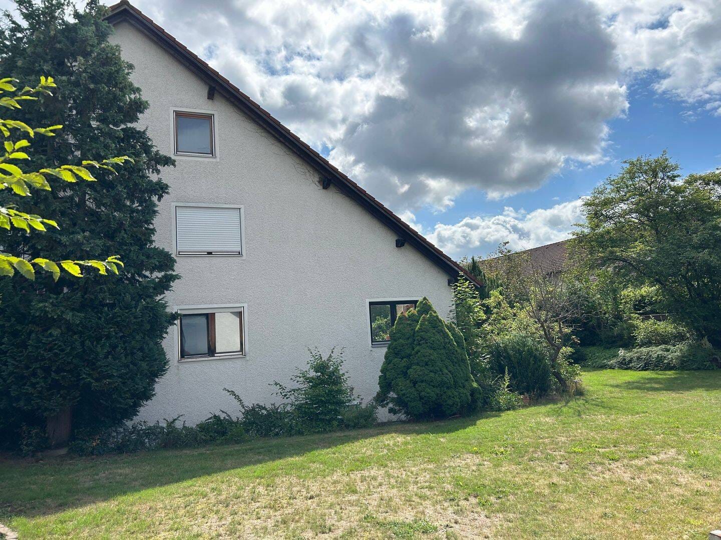 Immobilie in Weiherhammer - Zweifamilienhaus mit Einliegerwohnung, Flair, Charme und vielen Extras - ein Zuhause zum Aufblühen! - Bild 2