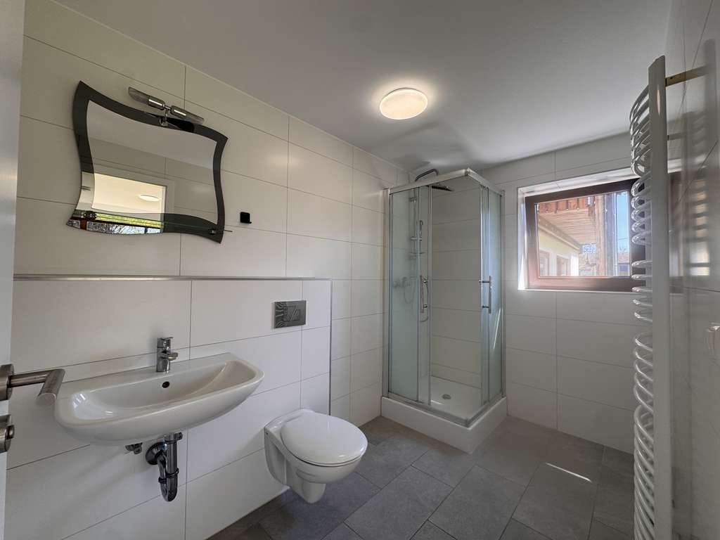 Immobilie in Ismaning - Top saniertes 3-Familien-Haus mit 480m² WFL und 3.158 m² Grund und Boden zum Schnäppchenpreis ! - Bild 3