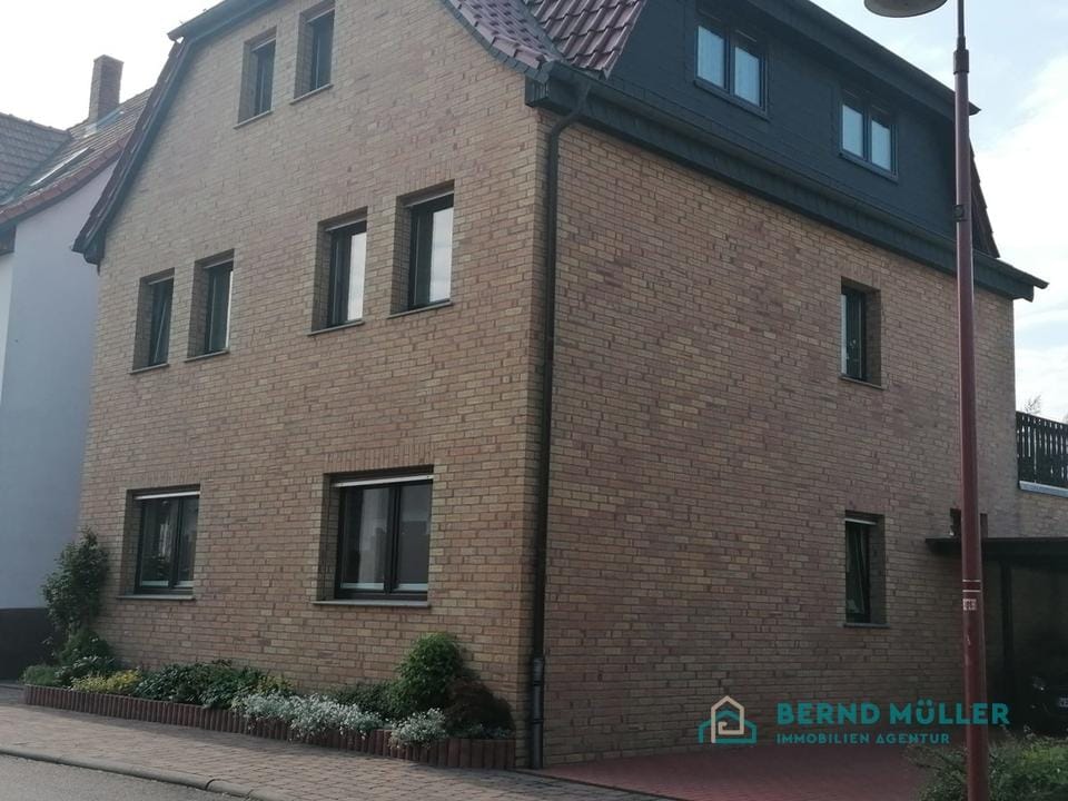 Immobilie in Vacha - Im Herzen von Vacha, Großzügiges Wohnhaus mit 2 getrennten Wohnungen mit viel Potential und Garten - Bild 0
