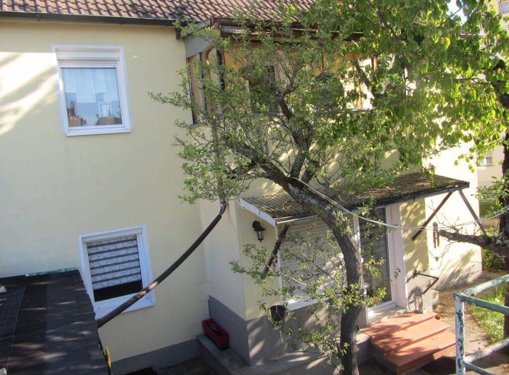 Immobilie in Bamberg - BAMBERG-GARTENSTADT: HAUS MIT 4 WOHNUNGEN(= 3 WOHN. LEER!!)+ 2 GARAGEN AUF 432m2 FÜR 515.000,-EURO - Bild 3