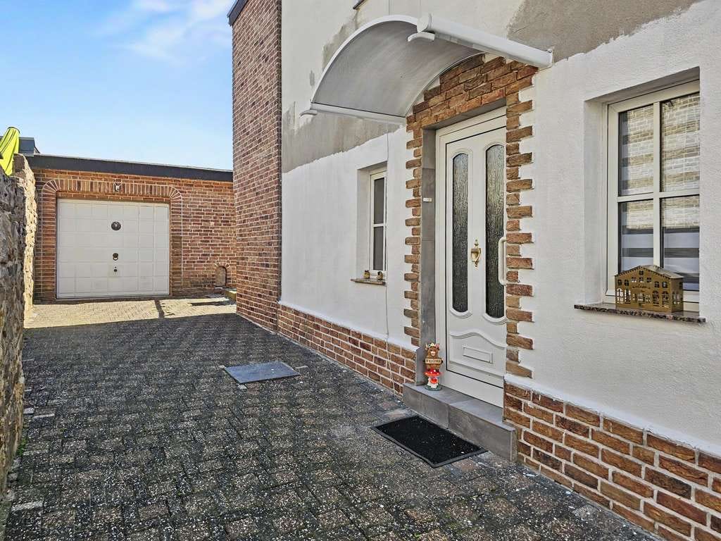 Immobilie in Eschweiler - Eschweiler-St. Jöris: Großzügiges Einfamilienhaus mit Wintergarten und Garage in ruhiger Lage - Bild 0