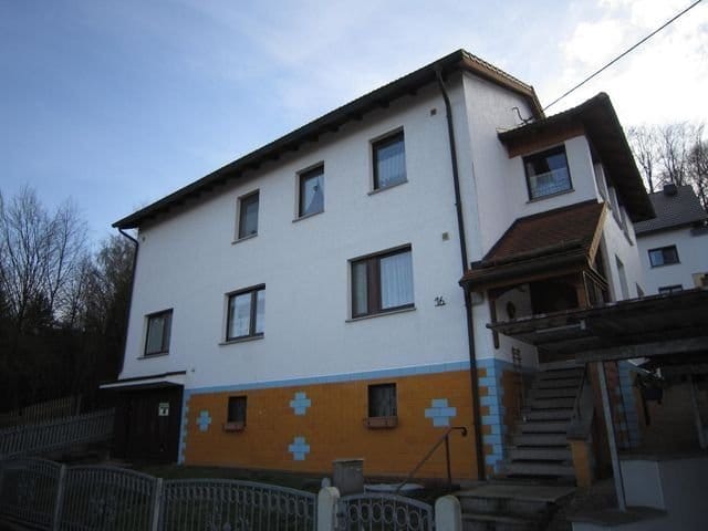Immobilie in Bad Liebenstein - Freiraum für die ganze Familie - Zweifamilienhaus in Top Lage u. Blick zur Burgruine - Bild 1