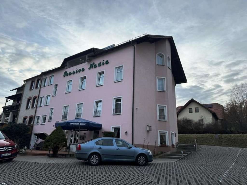 Immobilie in Adorf/Vogtland - Stark! Wer will eine Pension in Adorf? - Bild 3