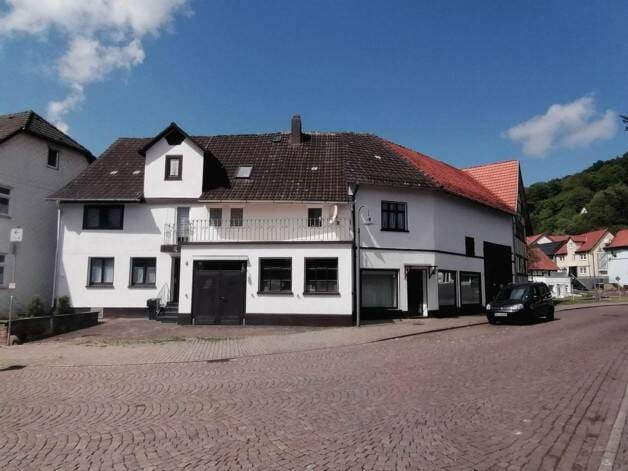 Immobilie in Philippsthal - Wohn sowie Geschäftshaus Scheune Schmiede Nebengebäude uvm - Bild 1