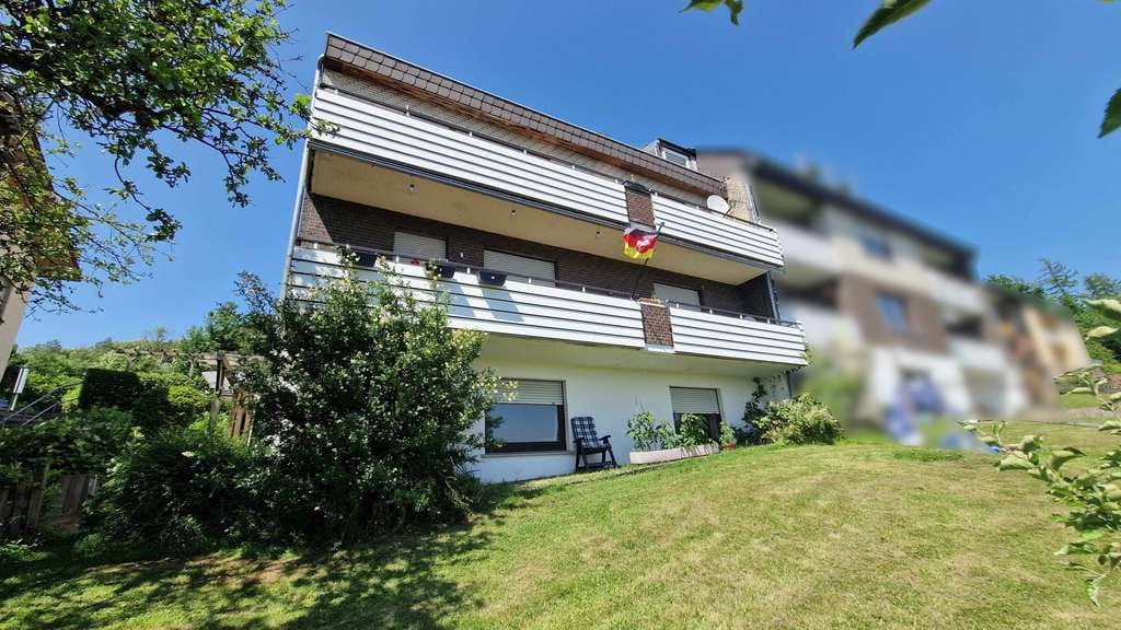 Immobilie in Höxter - Vermietetes Mehrfamilienhaus mit wunderbarem Ausblick - Bild 3