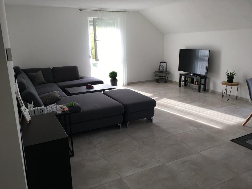 Immobilie in Pfaffenhofen - 4,5 Zimmer Neubau Obergeschosswohnung mit Einbauküche Balkon - Bild 0
