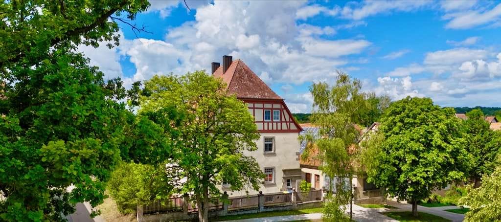 Immobilie in Bad Windsheim - Schönes Anwesen in naturnaher Lage von Bad Windsheim - Bild 1