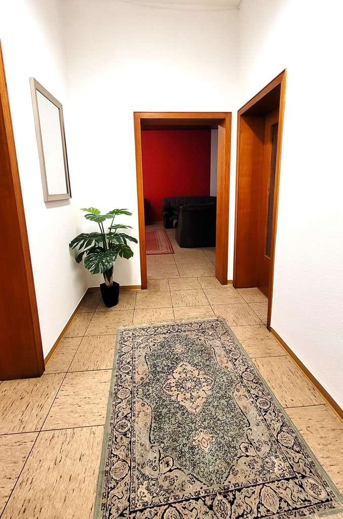 Immobilie in Echzell - Wohn- und Geschäftshaus mit einer Wohnung, Büroetage und Garage! - Bild 2