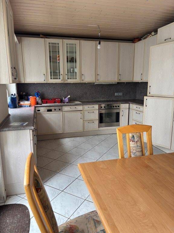 Immobilie in Unterkirnach - BW 2726: 3,5 Zi.- Eigentumswohnung und  2-Zi.-Einliegerwohnung unter einem Dach in Unterkirnach - Bild 2