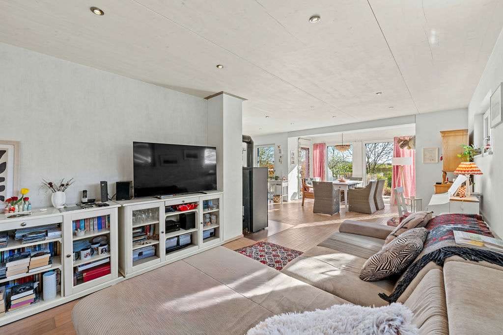 Immobilie in Steißlingen - Wohnen mit Herz und Holz!
Traumhaus mit vorbereiteter Einliegerwohnung - Bild 4