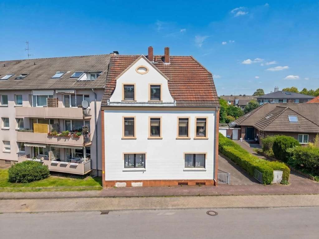 Immobilie in Dorsten - Dreifamilienhaus mit Entwicklungspotenzial in Dorsten-Holsterhausen - Bild 1