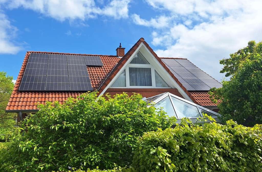 Immobilie in Hasloh - Voll unterkellertes Einfamilienhaus mit Wintergarten und Solar - Bild 2