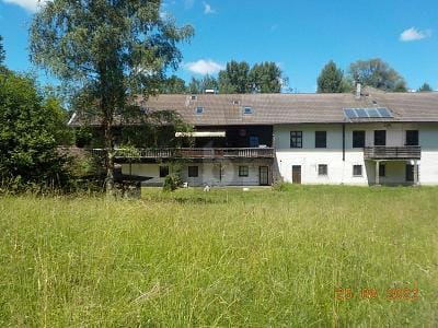 Immobilie in Bad Endorf - PROJEKT MIT POTENZIAL - WOHNUNG ZUM SELBSTAUSBAU - Bild 0