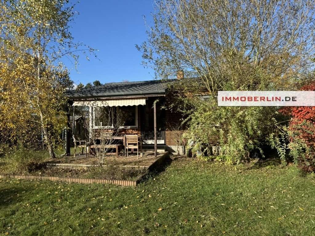 Immobilie in Oranienburg - IMMOBERLIN.DE - Hübscher Gartenbungalow auf Eigenland in Tiergartensiedlung Oranienburg - Bild 1