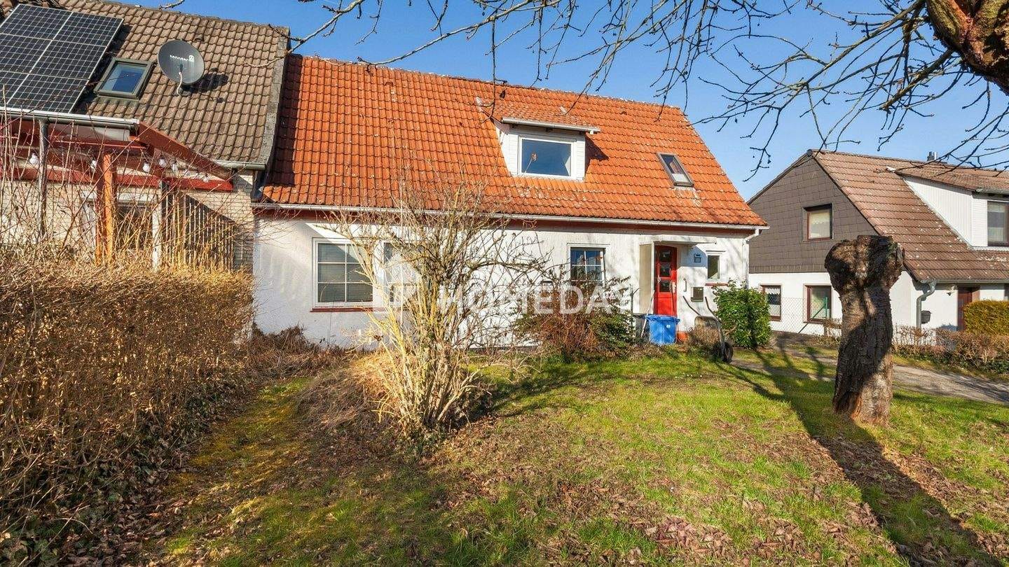 Immobilie in Salzgitter - Sanierungsbedürftige Doppelhaushälfte mit 6 Zimmern, großem Grundstück und viel Potenzial - Bild 1
